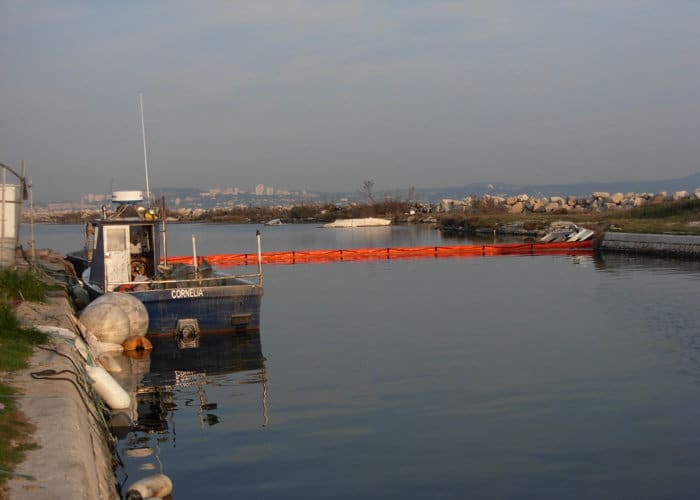 Barrage-Antipollution-Port-ou-Rivière-Goeland-4