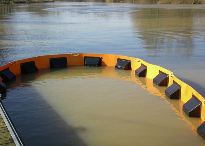 Barrage-Saone-flottant-anti-pollution-1