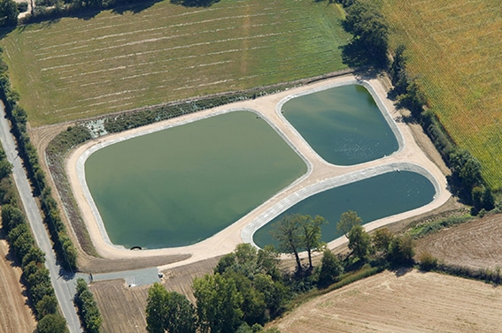 bassins imperméabilisés, lagune décantation pour centre de collecte de déchets ou bassins autoroutier