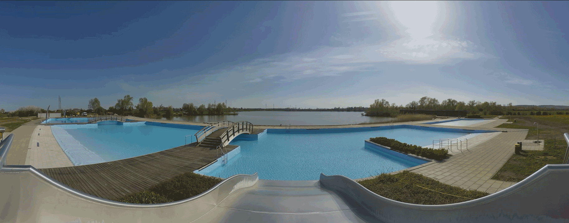 Baignade naturelle, piscine naturelle avec filtre à roseaux